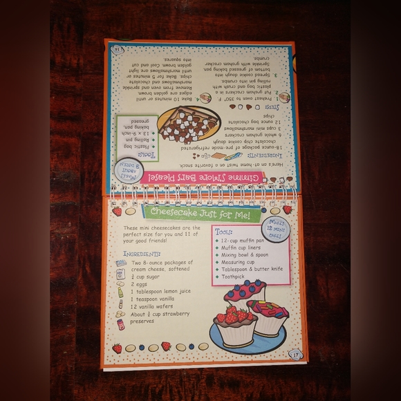 2006 Make, Bake, and Decorate cookbook, gently used - Picture 11 of 15